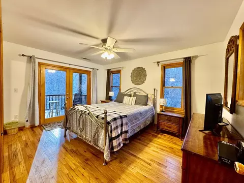 Bedroom - 50 Lake Dr, Murphy, NC 28906 photo 3 of 3