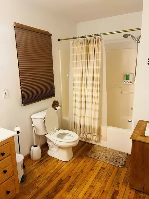 Bath - 50 Lake Dr, Murphy, NC 28906 photo 1 of 4