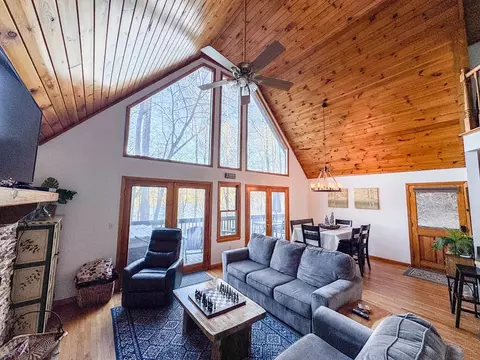Living - 50 Lake Dr, Murphy, NC 28906 photo 5 of 7