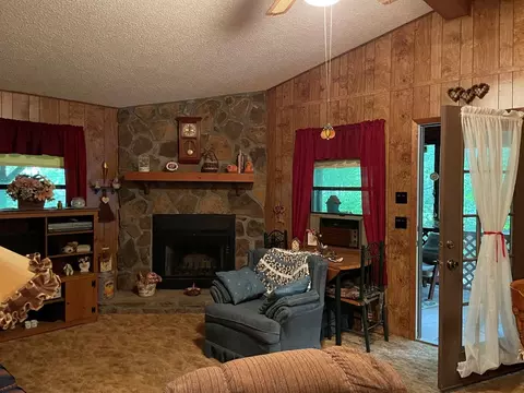 Living - 823 Crisp Rd, Murphy, NC 28906 photo 1 of 2