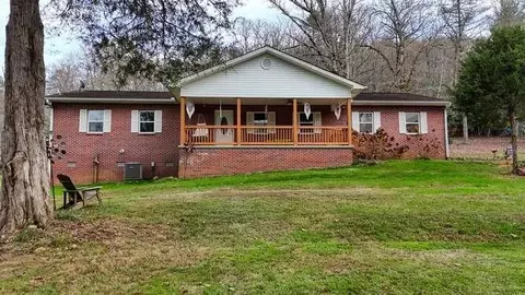 147 Sawyer Cove Rd, Hayesville, NC 28904