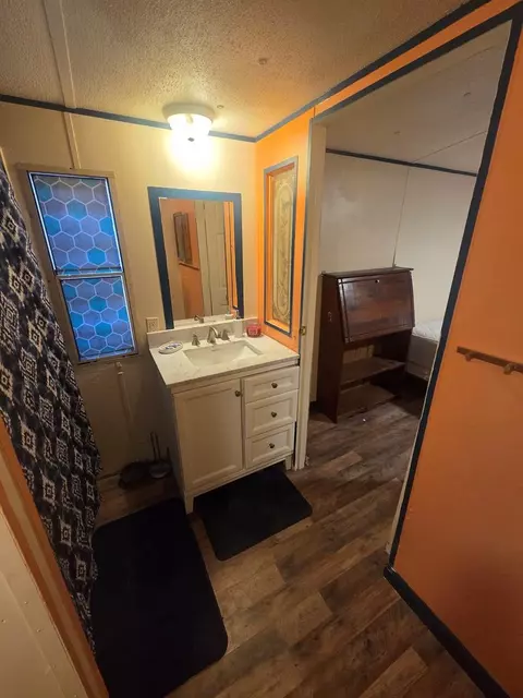 Bath - 196 Johnson Rdg, Marble, NC 28905 photo 2 of 3
