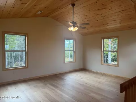 Living - 821 Point Overlook Trl, Murphy, NC 28906 photo 4 of 4