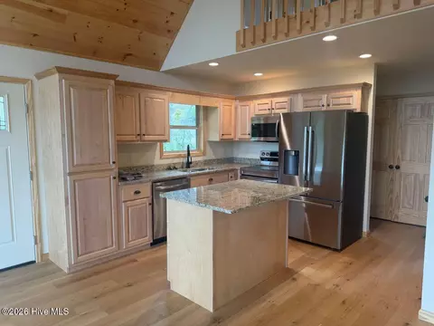 Kitchen - 821 Point Overlook Trl, Murphy, NC 28906 photo 1 of 1