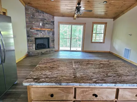 Living - 55 Ridgeline Rd, Murphy, NC 28906 photo 3 of 5