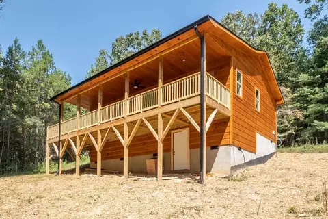 54 Hawthorne Ln, Murphy, NC 28906
