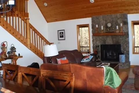 Living - 1013 Buck Ridge Dr, Murphy, NC 28906 photo 2 of 3
