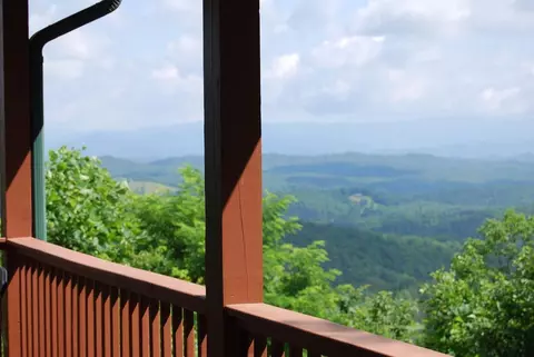 1013 Buck Ridge Dr, Murphy, NC 28906