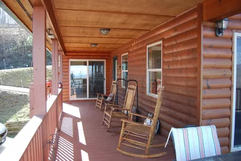 Exterior - 1013 Buck Ridge Dr, Murphy, NC 28906 photo 8 of 16