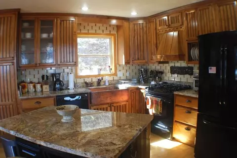 Kitchen - 1013 Buck Ridge Dr, Murphy, NC 28906 photo 2 of 5
