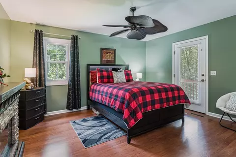 Bedroom - 140 Kathryn Cir, Murphy, NC 28906 photo 4 of 4