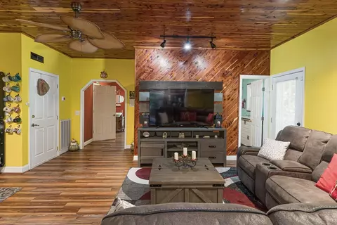 Living - 140 Kathryn Cir, Murphy, NC 28906 photo 1 of 4
