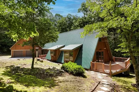 263 Wells Rd, Brasstown, NC 28902
