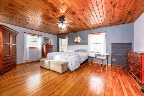 Bedroom - 39 Red Bud Ln, Murphy, NC 28906 photo 2 of 3