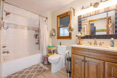 Bath - 39 Red Bud Ln, Murphy, NC 28906 photo 1 of 2
