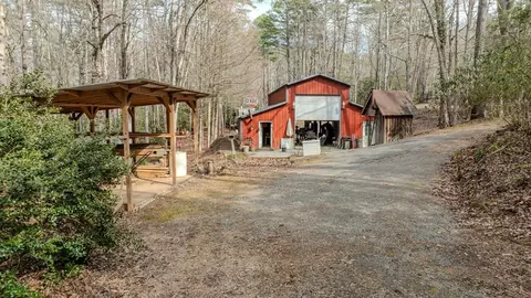 Exterior - 2130 Hedden Rd, Murphy, NC 28906 photo 5 of 20