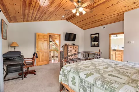 Bedroom - 64 Canoe Bnd, Murphy, NC 28906 photo 6 of 8