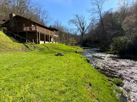 21027 Wayah Rd, Nantahala, NC 28781