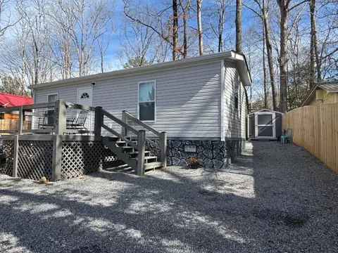 638 Ruby Lake Dr, Hiawassee, GA 30546