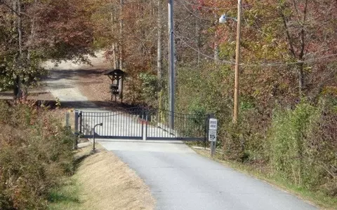 Undisclosed, Warne, NC 28909 photo 18