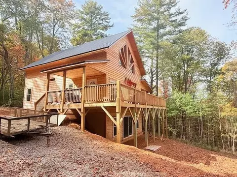 Exterior - 560 Carolina Fox Cir, Murphy, NC 28906 photo 1 of 11