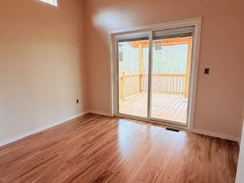 Bedroom - 560 Carolina Fox Cir, Murphy, NC 28906 photo 4 of 5