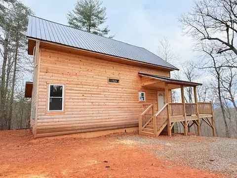 Exterior - 560 Carolina Fox Cir, Murphy, NC 28906 photo 7 of 11