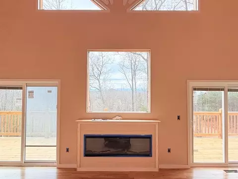 Living - 560 Carolina Fox Cir, Murphy, NC 28906 photo 2 of 3