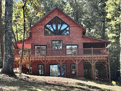 560 Carolina Fox Cir, Murphy, NC 28906