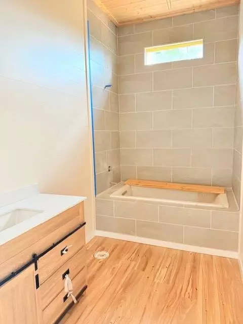 Bath - 560 Carolina Fox Cir, Murphy, NC 28906 photo 3 of 3