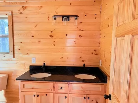 Bath - 99 Noelles Pass, Murphy, NC 28906 photo 1 of 3