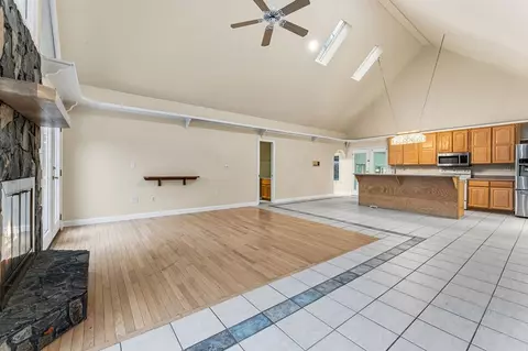 Living - 286 Mccombs Rd, Murphy, NC 28906 photo 3 of 12