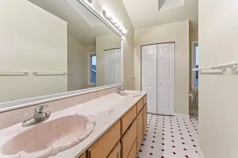Bath - 286 Mccombs Rd, Murphy, NC 28906 photo 1 of 7