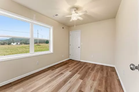 Bedroom - 286 Mccombs Rd, Murphy, NC 28906 photo 2 of 4