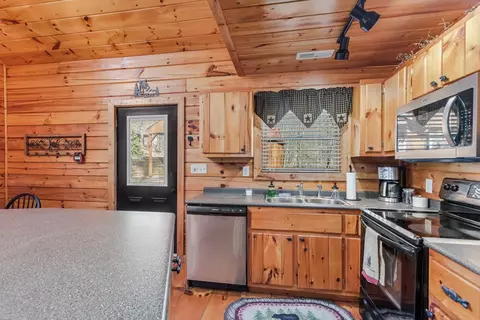 Kitchen - 118 Ringtail Run, Murphy, NC 28906 photo 5 of 6