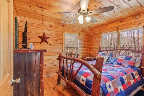 Bedroom - 118 Ringtail Run, Murphy, NC 28906 photo 5 of 8