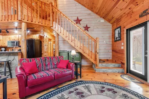 Living - 118 Ringtail Run, Murphy, NC 28906 photo 5 of 6