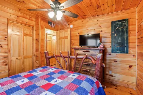 Bedroom - 118 Ringtail Run, Murphy, NC 28906 photo 7 of 8