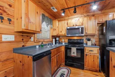 Kitchen - 118 Ringtail Run, Murphy, NC 28906 photo 2 of 6