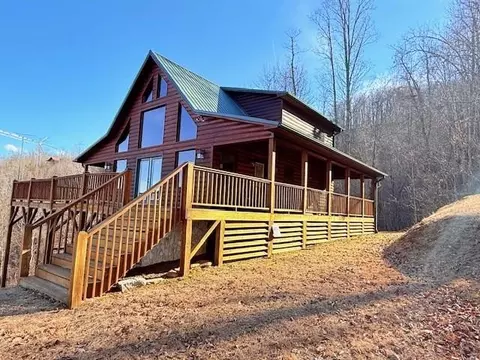 745 Buck Ridge Dr, Murphy, NC 28906