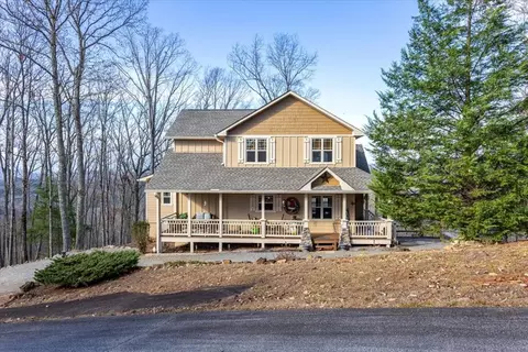 1706 Deer Valley Dr, Warne, NC 28909