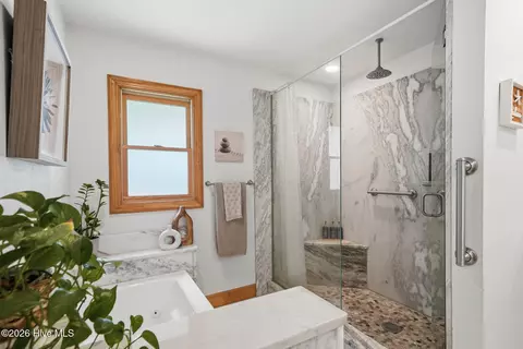 Bath - 380 Bear Trl, Murphy, NC 28906 photo 6 of 9