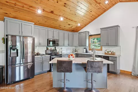 Kitchen - 380 Bear Trl, Murphy, NC 28906 photo 2 of 4