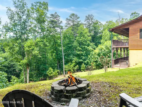 Exterior - 380 Bear Trl, Murphy, NC 28906 photo 3 of 21