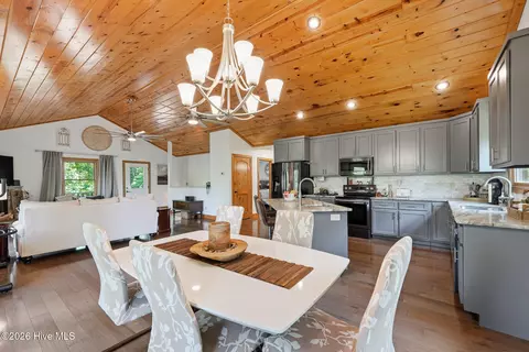 Dining - 380 Bear Trl, Murphy, NC 28906 photo 3 of 3
