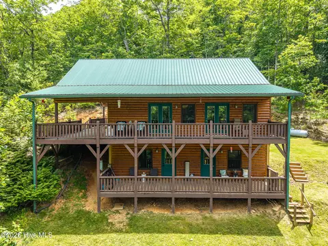 Exterior - 380 Bear Trl, Murphy, NC 28906 photo 2 of 21