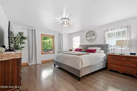 Bedroom - 380 Bear Trl, Murphy, NC 28906 photo 1 of 7