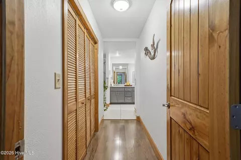 Entry Way - 380 Bear Trl, Murphy, NC 28906 photo 1 of 3