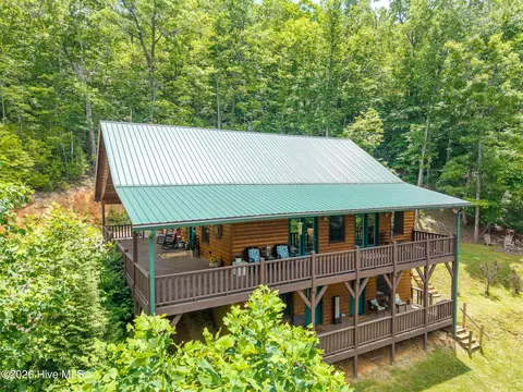 Exterior - 380 Bear Trl, Murphy, NC 28906 photo 8 of 21