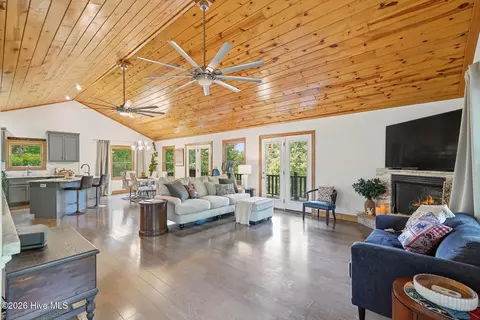 Living - 380 Bear Trl, Murphy, NC 28906 photo 1 of 4